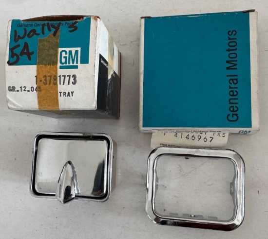 1953-55 NOS Chrome Ashtray and Bezel