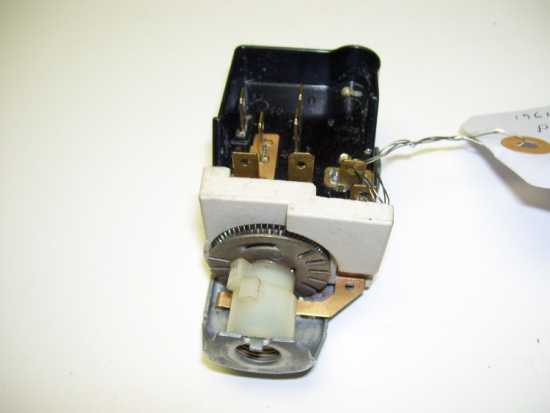 headlight switch  #1995131 Gr 2.485   D-1577