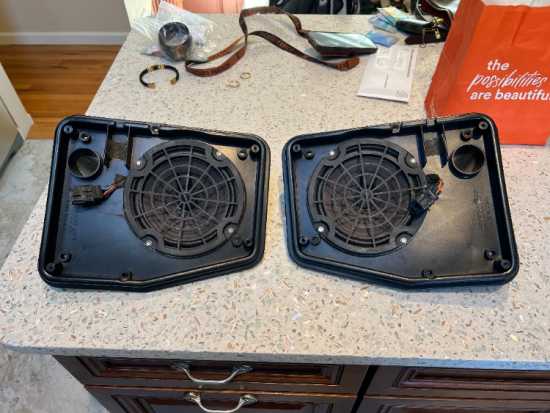 Pair of rear speakers, not working